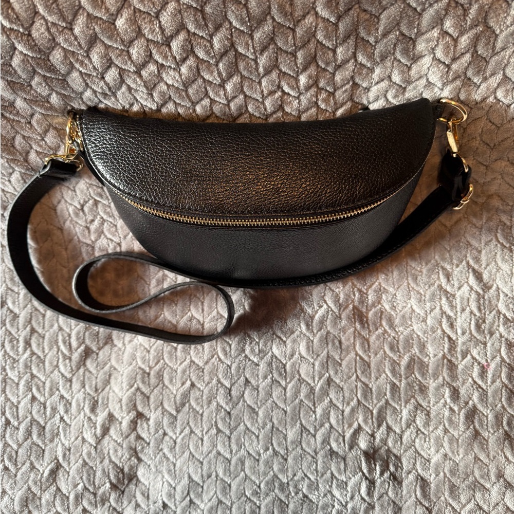 BLACK LEATHER CROSSBODY/SLING BAG
ELIE BEAUMONT - Picture 4 of 8